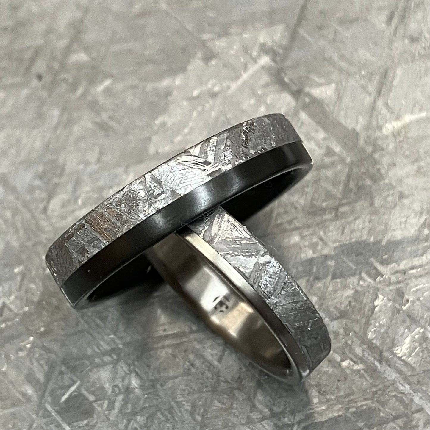 Hydra Black Zirconium