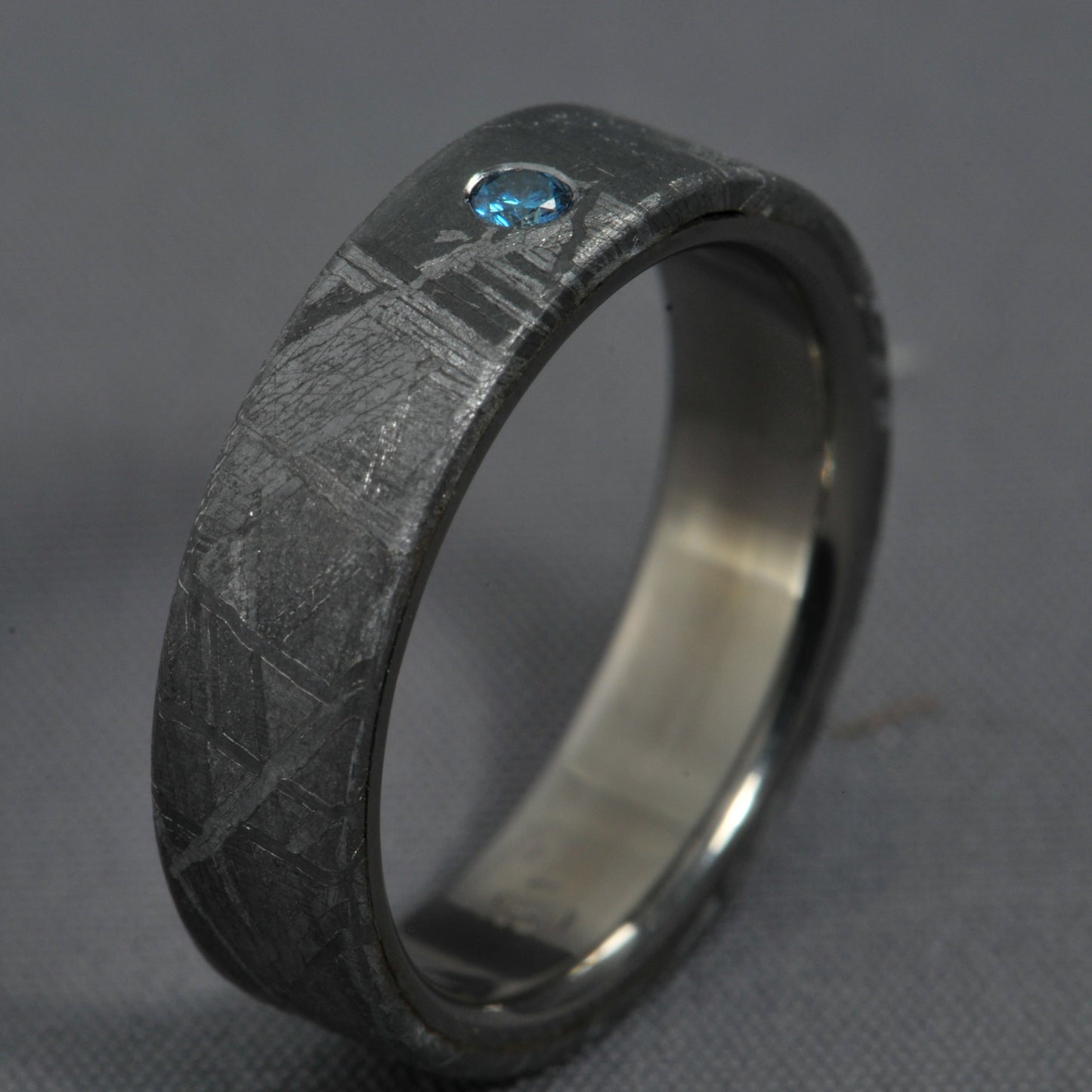 Alba Titanium